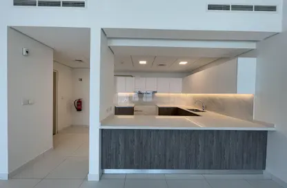 Apartment - 3 Bedrooms - 5 Bathrooms for rent in P1186 - Al Raha Beach - Abu Dhabi