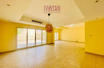 Townhouse - 3 Bedrooms - 3 Bathrooms for rent in The Townhouses at Al Hamra Village - Al Hamra Village - Ras Al Khaimah