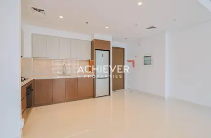 Kitchen image for: Apartment - 1 Bedroom - 2 Bathrooms for sale in Beach Isle - EMAAR Beachfront - Dubai Harbour - Dubai, Image 1