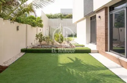Garden image for: Villa - 5 Bedrooms - 6 Bathrooms for rent in West Yas - Yas Island - Abu Dhabi, Image 1