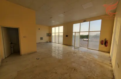 Warehouse - Studio - 2 Bathrooms for rent in Al Felyyah - Ras Al Khaimah