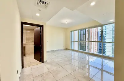 Apartment - 1 Bedroom - 2 Bathrooms for rent in Al Marjan Tower - Al Falah Street - City Downtown - Abu Dhabi