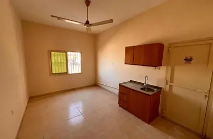 Apartment - Studio - 1 Bathroom for rent in Al Mowaihat 3 - Al Mowaihat - Ajman