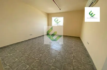 سكن عمال - استوديو - 8 حمامات للايجار في ام-36 - مصفح الصناعية - مصفح - أبوظبي