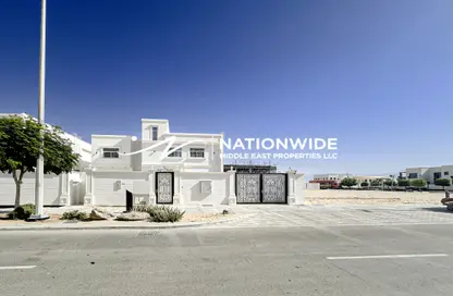 Villa - 5 Bedrooms - 6 Bathrooms for sale in Al Merief - Khalifa City - Abu Dhabi
