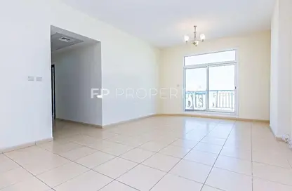 Apartment - 2 Bedrooms - 3 Bathrooms for sale in Mazaya 1 - Queue Point - Dubai Land - Dubai