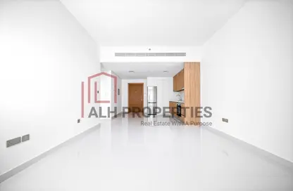 Empty Room image for: Apartment - 1 Bedroom - 1 Bathroom for rent in Beach Vista - EMAAR Beachfront - Dubai Harbour - Dubai, Image 1