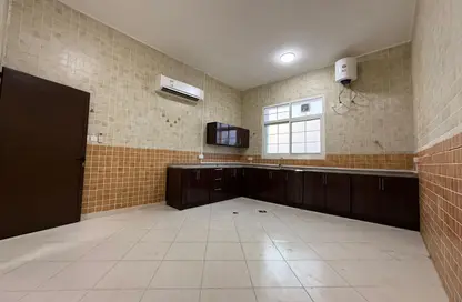 شقة - 2 غرف نوم - 3 حمامات للايجار في مدينة الرياض - أبوظبي