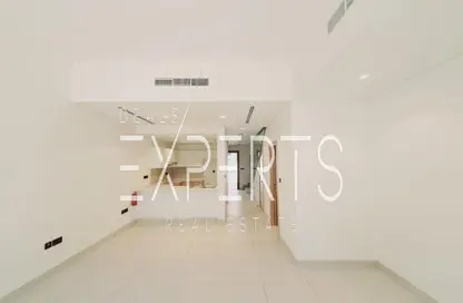 تاون هاوس - 2 غرف نوم - 3 حمامات للايجار في الضي من حدائق بلووم - بلوم جاردنز - شارع السلام - أبوظبي