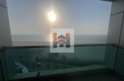 شقة - 2 غرف نوم - 2 حمامات للبيع في مساكن كورنيش عجمان - طريق كورنيش عجمان - عجمان