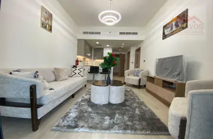 Living Room image for: Apartment - 1 Bedroom - 2 Bathrooms for rent in AZIZI Riviera 32 - Meydan One - Meydan - Dubai, Image 1