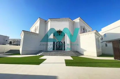 Villa - 5 Bedrooms - 6 Bathrooms for sale in Al Merief - Khalifa City - Abu Dhabi