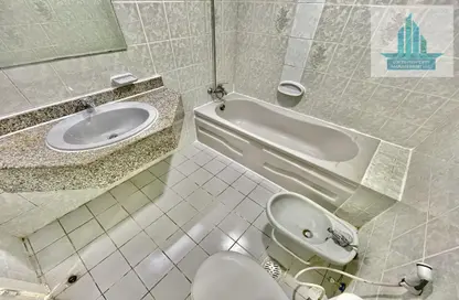 شقة - 3 غرف نوم - 4 حمامات للايجار في شارع حمدان - أبوظبي