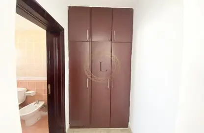 فيلا - 4 غرف نوم - 5 حمامات للايجار في وادي الشامي - الطويه - العين