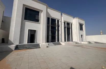 Villa - 5 Bedrooms - 6 Bathrooms for rent in Al Shawamekh - Abu Dhabi