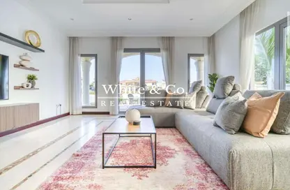 Villa - 4 Bedrooms - 6 Bathrooms for rent in Garden Homes Frond B - Garden Homes - Palm Jumeirah - Dubai