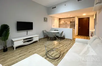 Living / Dining Room image for: Apartment - 1 Bedroom - 1 Bathroom for sale in Escan Tower - Dubai Marina - Dubai, Image 1