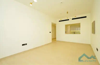 Empty Room image for: Apartment - 3 Bedrooms - 2 Bathrooms for rent in Binghatti Crest - Jumeirah Village Circle - Dubai, Image 1