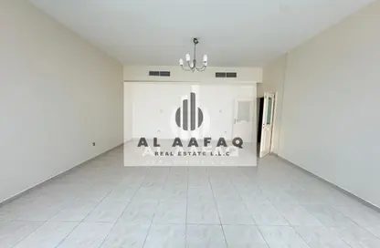 Apartment - 2 Bedrooms - 2 Bathrooms for rent in Al Khan - Sharjah
