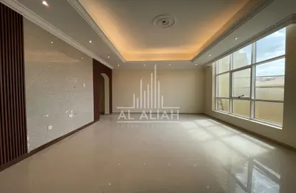 Empty Room image for: Apartment - 5 Bedrooms for rent in Rabdan - Abu Dhabi, Image 1