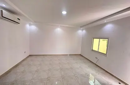 Apartment - Studio - 1 Bathroom for rent in Shakhbout City - Abu Dhabi