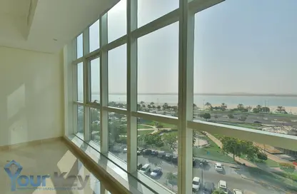 Balcony image for: Apartment - 1 Bedroom - 2 Bathrooms for rent in Al Jazeera Tower - Corniche Road - Abu Dhabi, Image 1