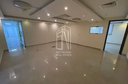 نصف طابق - استوديو - 2 حمامات للايجار في شارع خليفة - أبوظبي