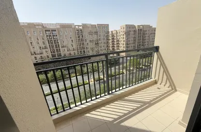 Apartment - 1 Bedroom - 1 Bathroom for sale in Hayat Boulevard-1A - Hayat Boulevard - Town Square - Dubai