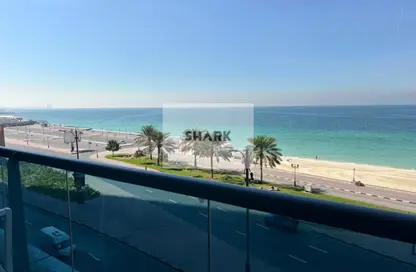 شقة - غرفة نوم - 2 حمامات للبيع في مساكن كورنيش عجمان - طريق كورنيش عجمان - عجمان