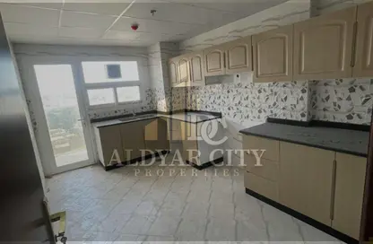 Apartment - 2 Bedrooms - 3 Bathrooms for rent in Cornish Tower - Al Rumaila - Ajman