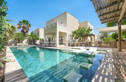 Villa - 4 Bedrooms - 4 Bathrooms for sale in Meadows 9 - Meadows - Dubai