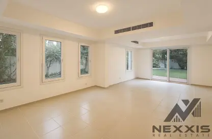 Villa - 3 Bedrooms - 3 Bathrooms for rent in Springs 10 - The Springs - Dubai