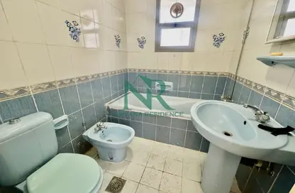 Apartment - 3 Bedrooms - 3 Bathrooms for rent in Al Khalidiya - Abu Dhabi
