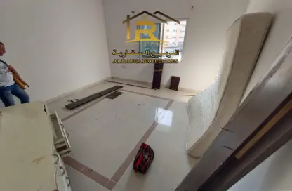 Stairs image for: Apartment - 1 Bedroom - 2 Bathrooms for rent in Al Rumailah building - Al Rumailah 2 - Al Rumaila - Ajman, Image 1