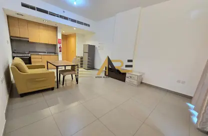 Apartment - Studio - 1 Bathroom for rent in Al Mamsha - Muwaileh - Sharjah