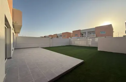 Townhouse - 3 Bedrooms - 3 Bathrooms for rent in Manazel Al Reef 2 - Al Samha - Abu Dhabi