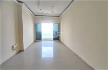 Empty Room image for: Apartment - 3 Bedrooms - 4 Bathrooms for rent in New Al Taawun Road - Al Taawun - Sharjah, Image 1