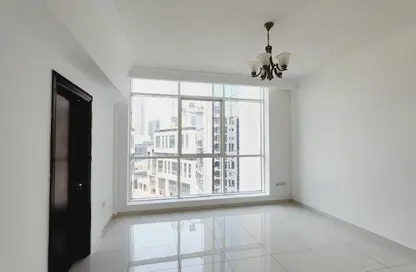 شقة - غرفة نوم - 2 حمامات للايجار في ماجيستك تاور - شارع الابراج - الخليج التجاري - دبي شقة - غرفة نوم - 2 حمامات للايجار في ماجيستك تاور - شارع الابراج - الخليج التجاري - دبي