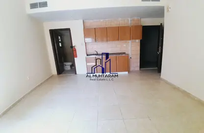 Apartment - Studio - 1 Bathroom for rent in Sohool Building - Al Butina - Sharjah