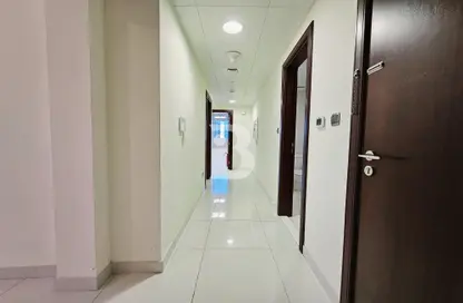 Hall / Corridor image for: Apartment - 3 Bedrooms - 4 Bathrooms for rent in Al Murjan Tower - Danet Abu Dhabi - Abu Dhabi, Image 1