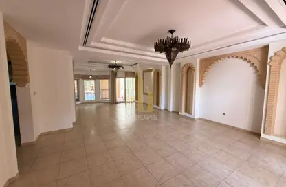 Villa - 4 Bedrooms - 4 Bathrooms for rent in Umm Suqeim 1 Villas - Umm Suqeim 1 - Umm Suqeim - Dubai