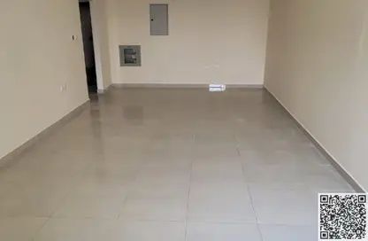 Apartment - 3 Bedrooms - 3 Bathrooms for rent in Al Jurf 2 - Al Jurf - Ajman Downtown - Ajman