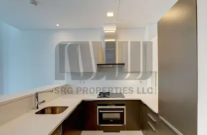 شقة - غرفة نوم - 2 حمامات للايجار في برج السلام - شارع الشيخ زايد - دبي