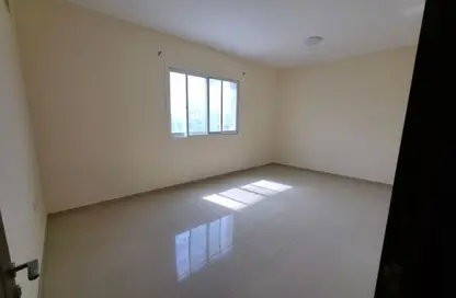 Apartment - 1 Bedroom - 1 Bathroom for rent in Corniche Tower - Ajman Corniche Road - Ajman