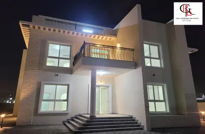 Villa - 5 Bedrooms for rent in Mohamed Bin Zayed Centre - Mohamed Bin Zayed City - Abu Dhabi