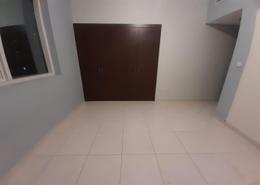 Empty Room image for: Apartment - 1 bedroom - 2 bathrooms for rent in Shabia - Mussafah - Abu Dhabi, Image 1