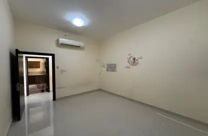 شقة - غرفة نوم - 2 حمامات للايجار في الرويكة - المويجي - العين