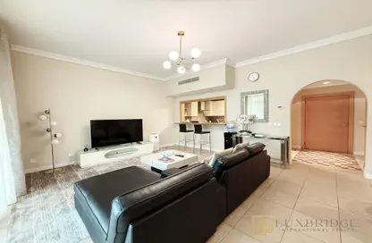Apartment - 2 Bedrooms - 4 Bathrooms for rent in Al Nabat - Shoreline Apartments - Palm Jumeirah - Dubai