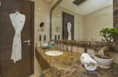 Bathroom image for: Apartment - 1 Bathroom for rent in Jannah Burj Al Sarab - Mina Road - Tourist Club Area - Abu Dhabi, Image 1