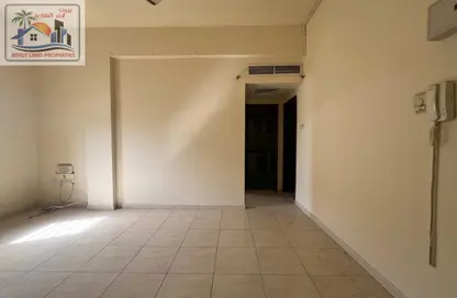 شقة - غرفة نوم - 1 حمام للايجار في مجمع مويلح - تجارية مويلح - الشارقة
